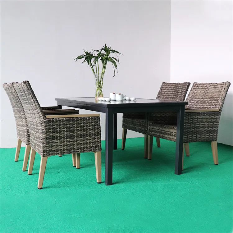 Ano ang mga pakinabang ng paggamit ng mga produktong Rattan Furniture sa labas?